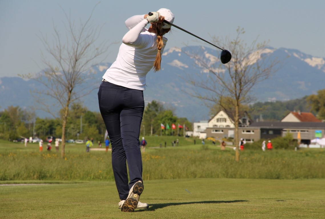 ASGI Swiss Ladies Open 2016 Rachel Rossel vor dem Clubhaus