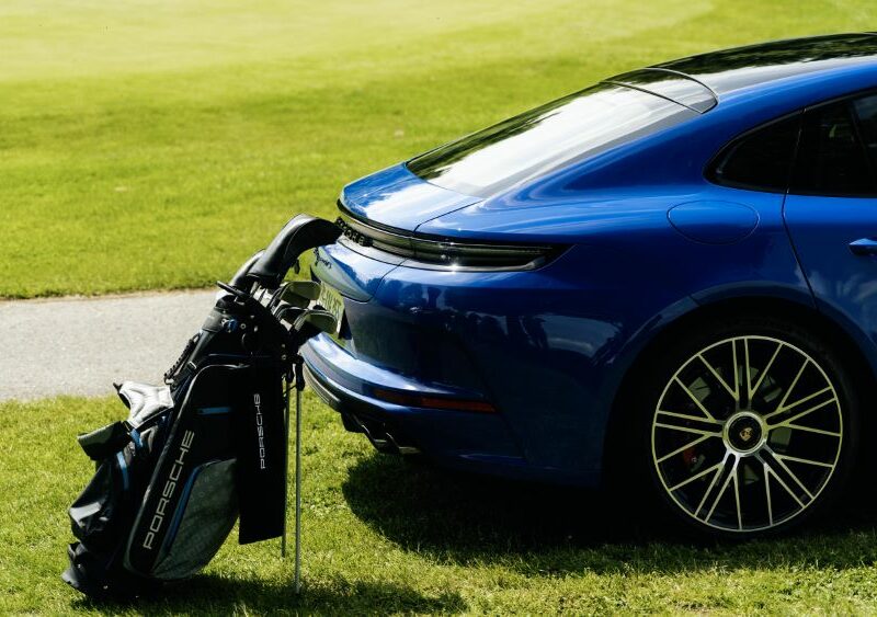 Porsche und Golf